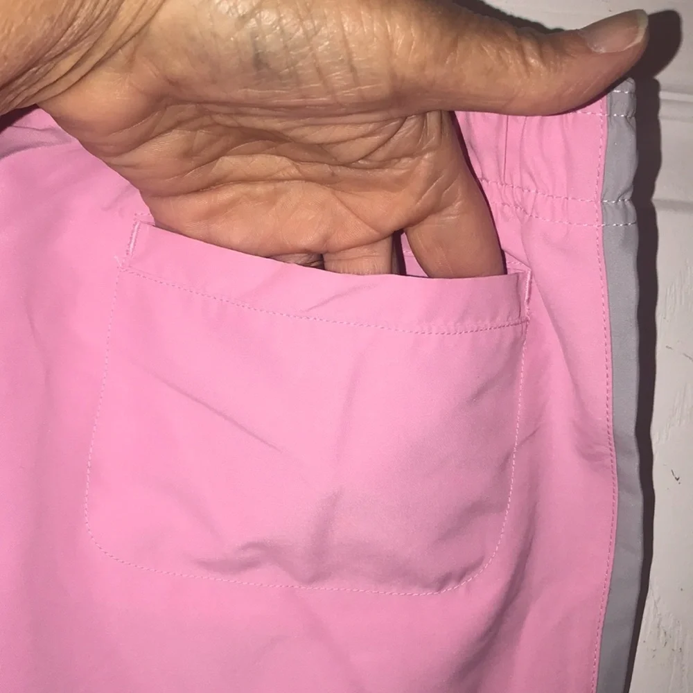 NWT Women’s Reebok Shorts - Picture 8 of 9